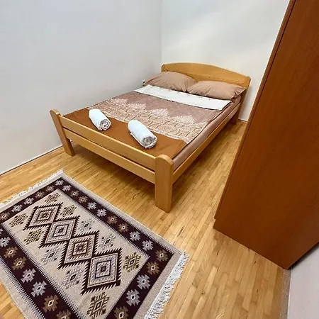 Nina Мостар