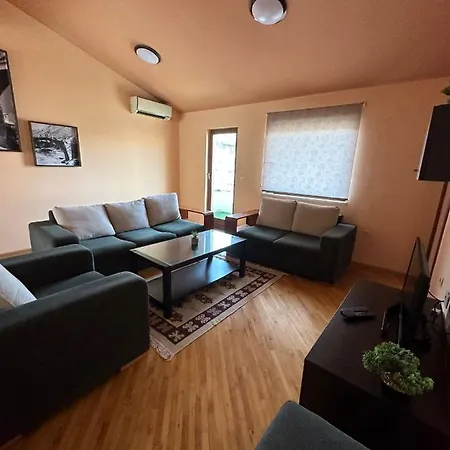 Nina Apartment *